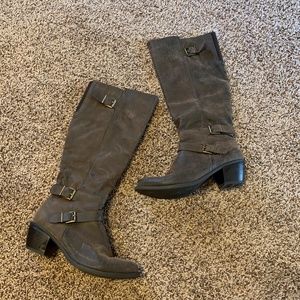 Tall boot. Brown. Size 10M.